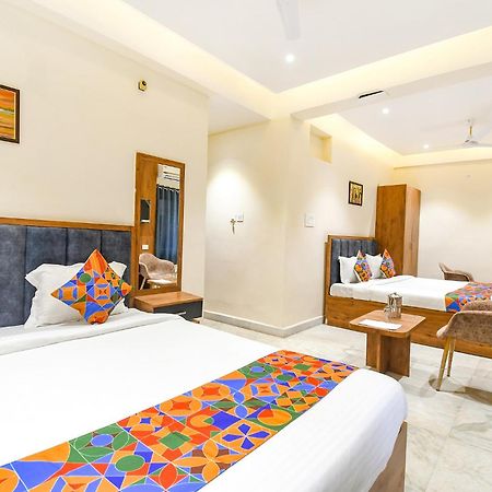 Fabhotel Prime The Golden Plaza - Nr Tarapith Temple Dış mekan fotoğraf