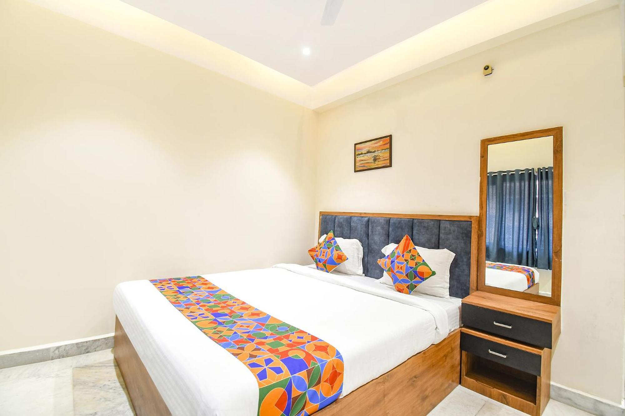 Fabhotel Prime The Golden Plaza - Nr Tarapith Temple Dış mekan fotoğraf