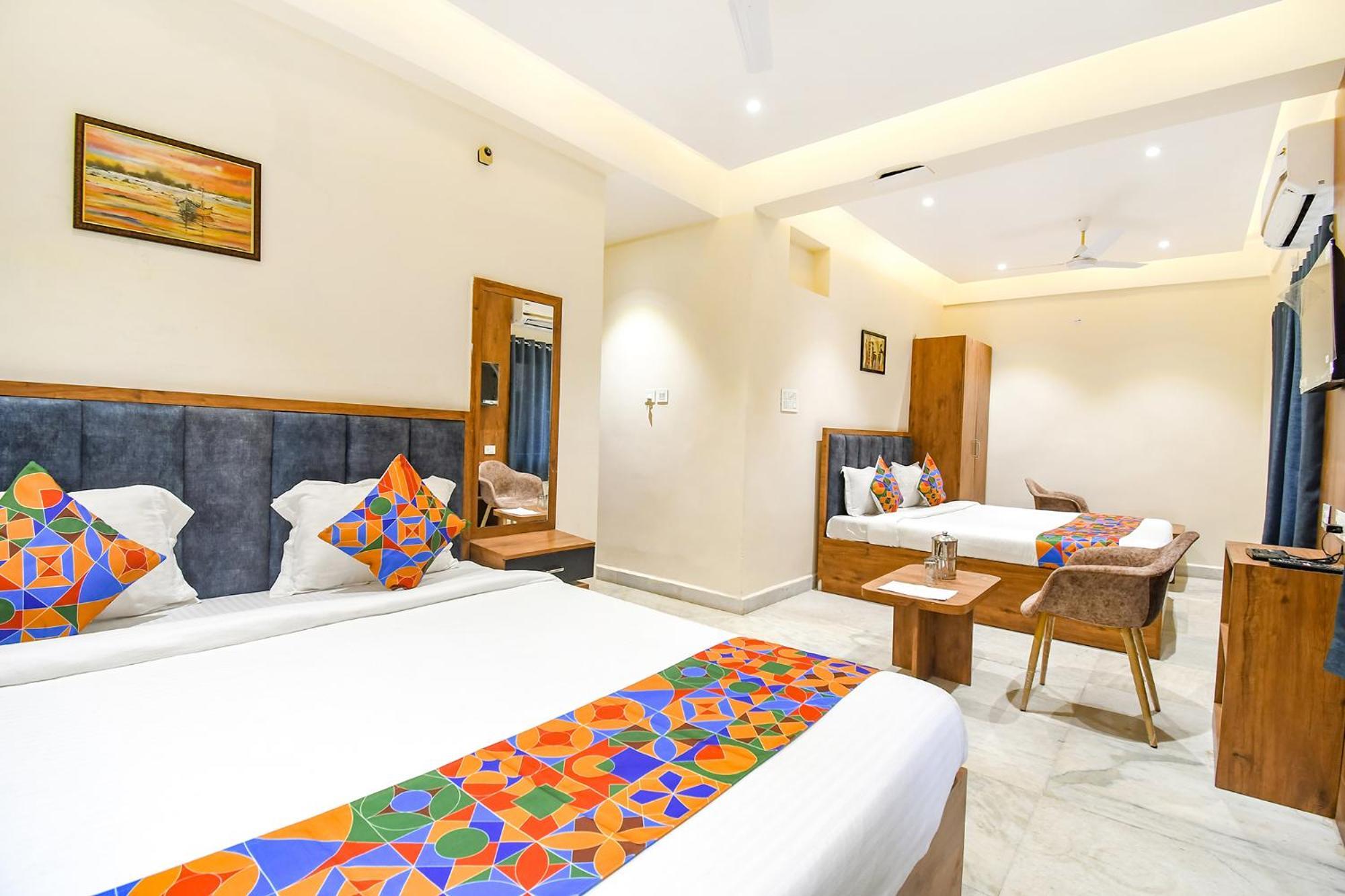 Fabhotel Prime The Golden Plaza - Nr Tarapith Temple Dış mekan fotoğraf