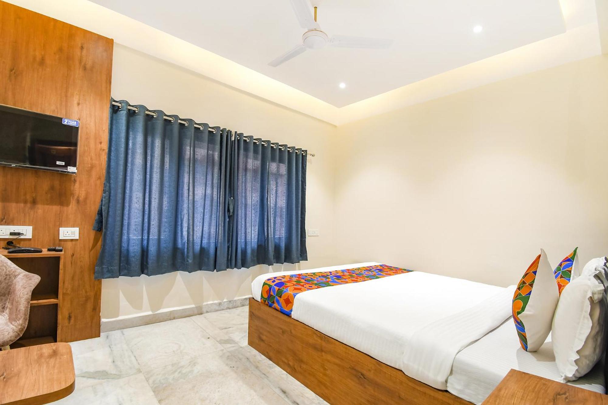 Fabhotel Prime The Golden Plaza - Nr Tarapith Temple Dış mekan fotoğraf