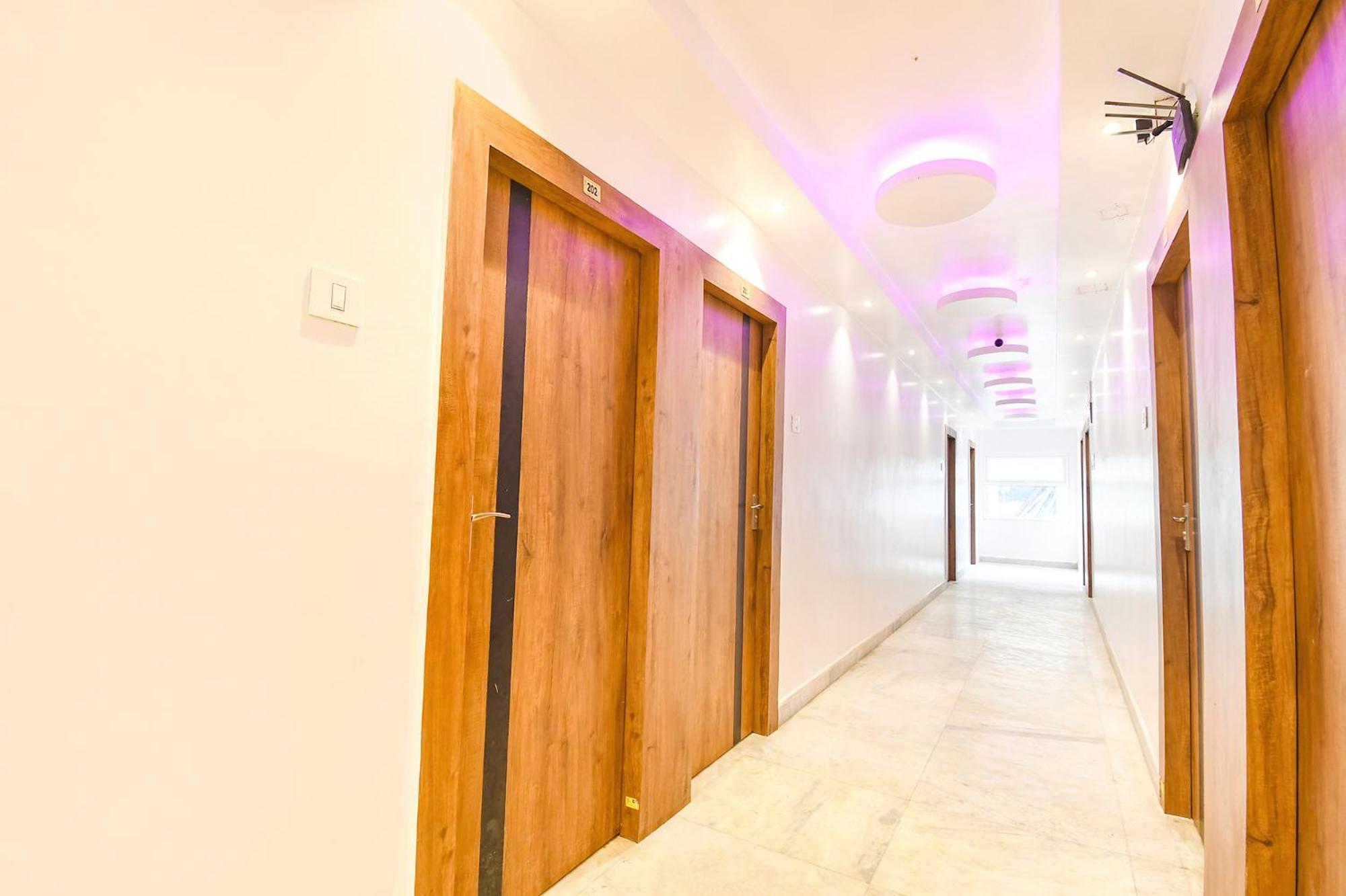Fabhotel Prime The Golden Plaza - Nr Tarapith Temple Dış mekan fotoğraf